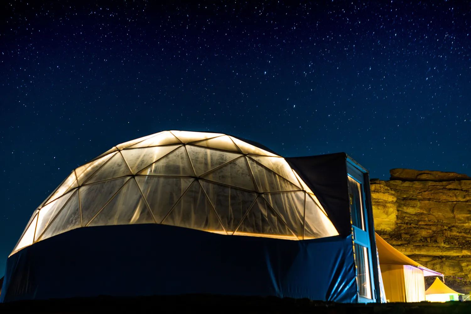 Ile kosztuje glamping?