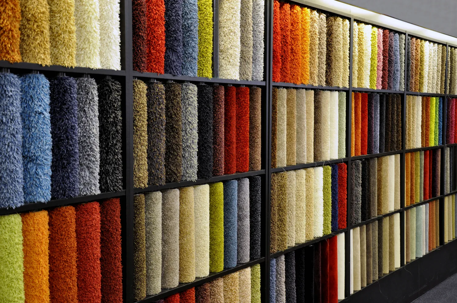 Jaki kolor ścian do niebieskiej wykładziny?